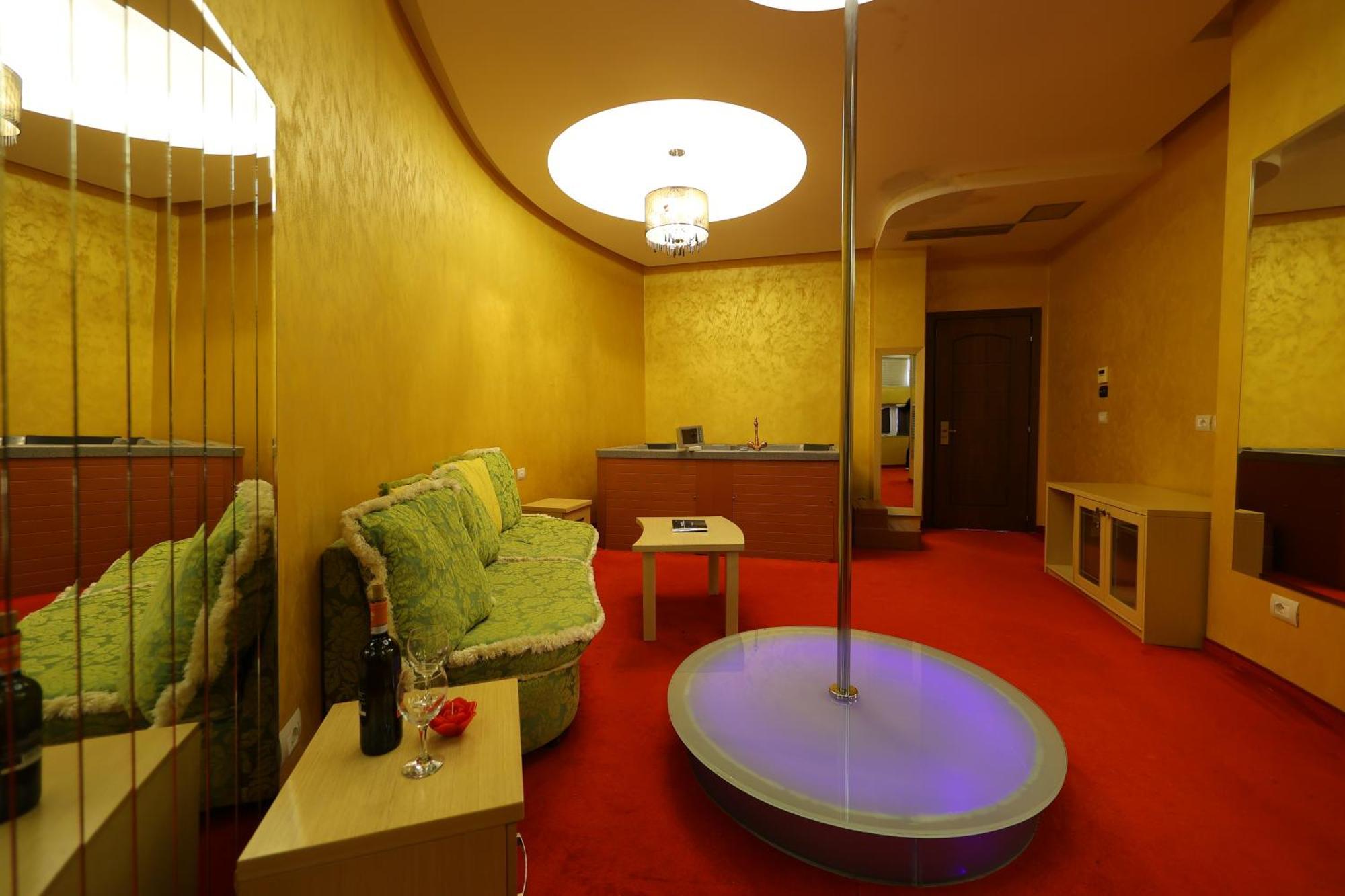 Hotel Gjuta Farke e Madhe Eksteriør billede